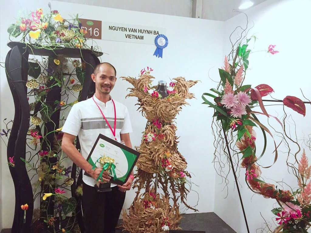 Hoa Đồng Nội Nguyễn Huỳnh - Cuộc Thi Cắm Hoa Quốc Tế Singapore 2016
